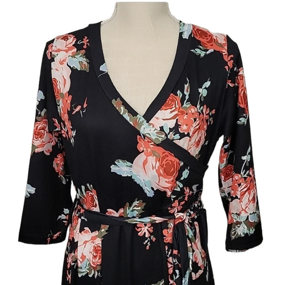 Floral Maxi Dress - Picture 2 of 4